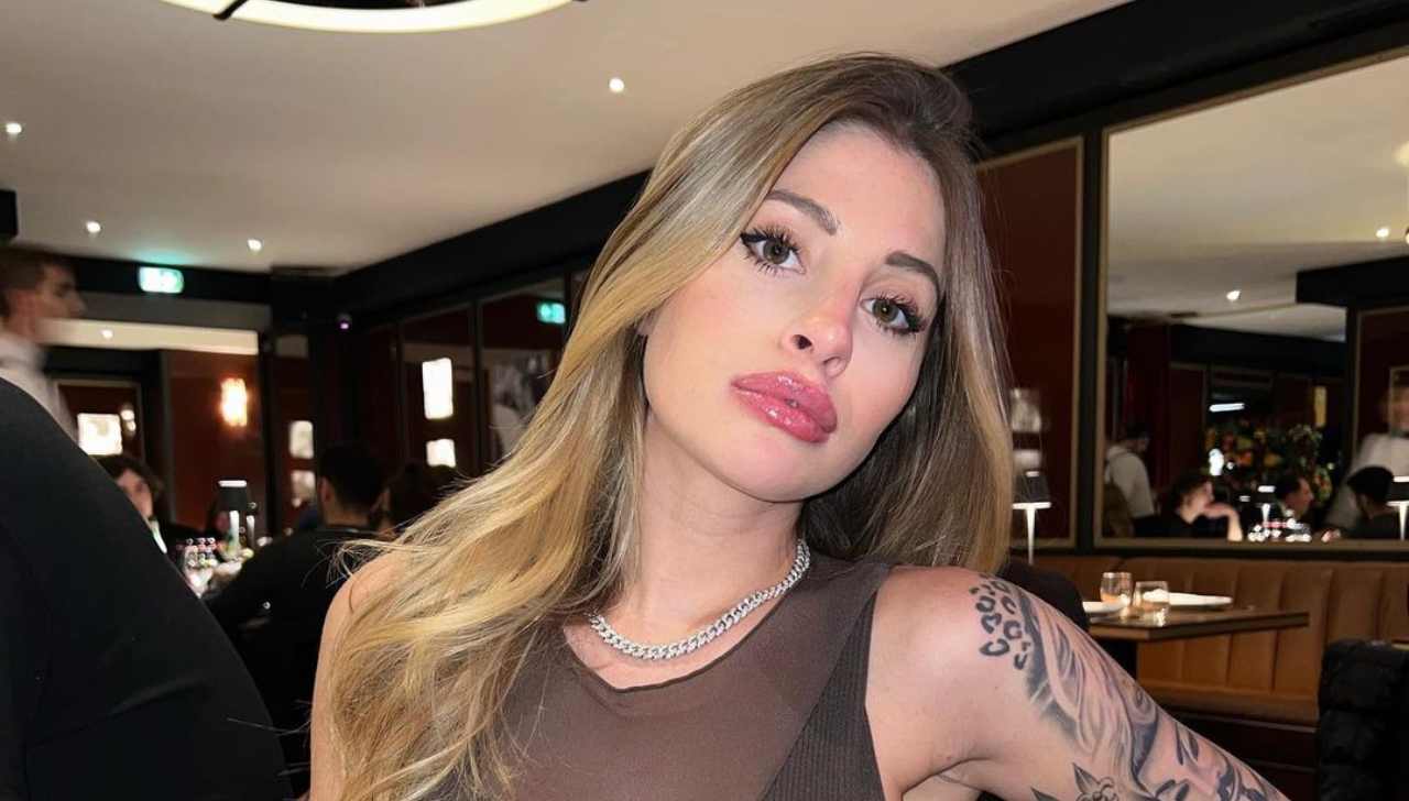 chiara nasti allattamento tatuaggio