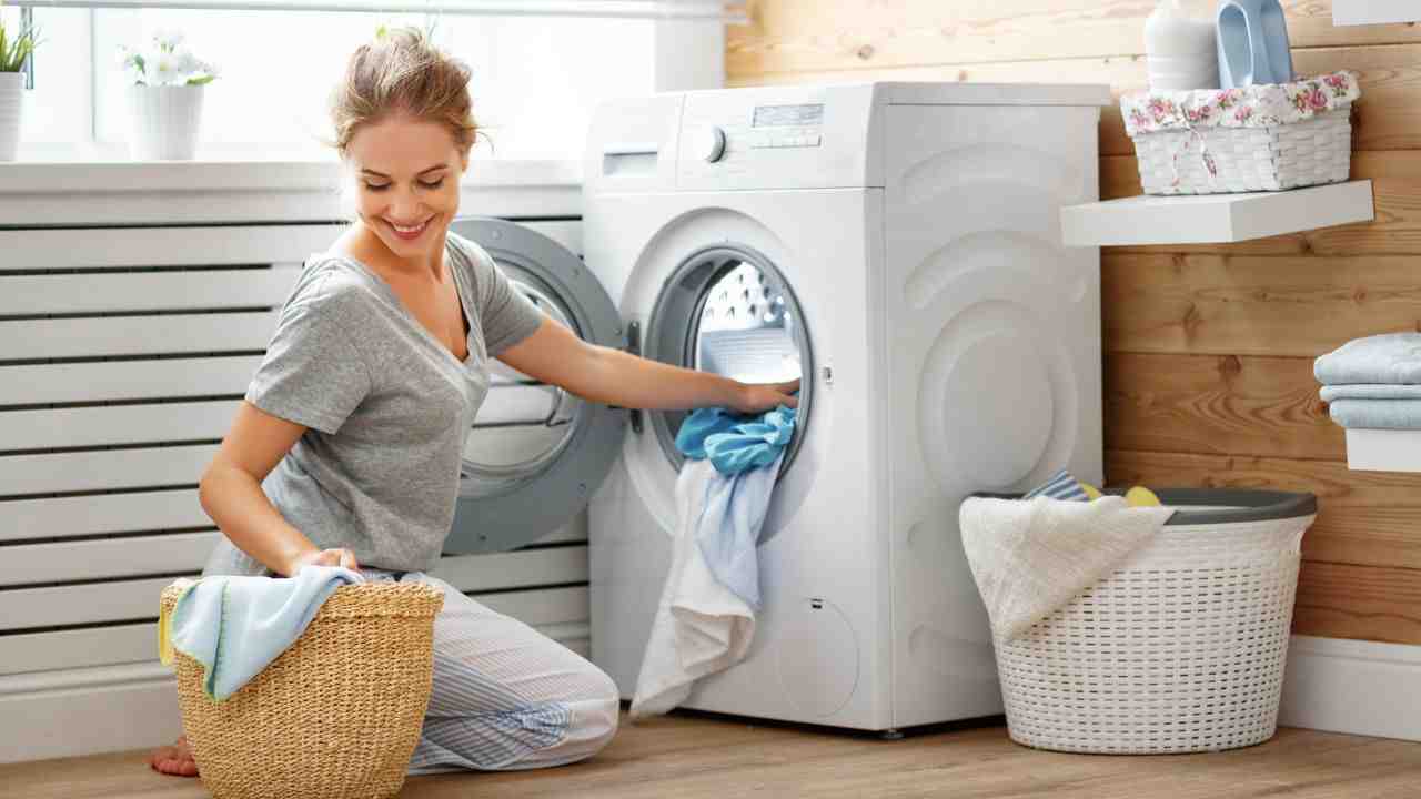 Fare il bucato in lavatrice