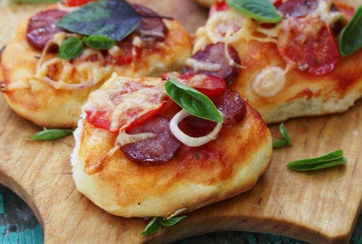 Pizzette farcite fatte in casa