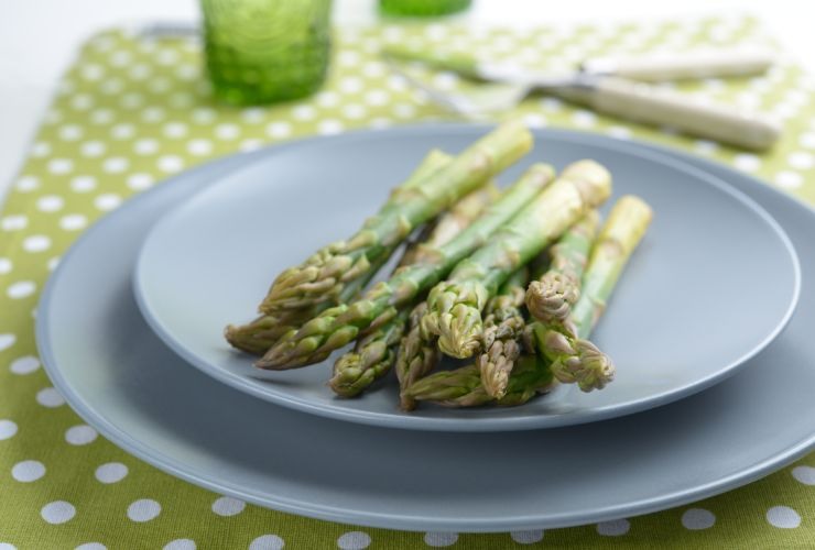 Asparagi al vapore